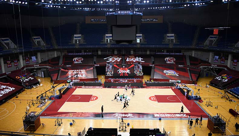 🏀东詹双里程碑湖人轻取骑士迎四连胜东契奇42+12米切尔低迷